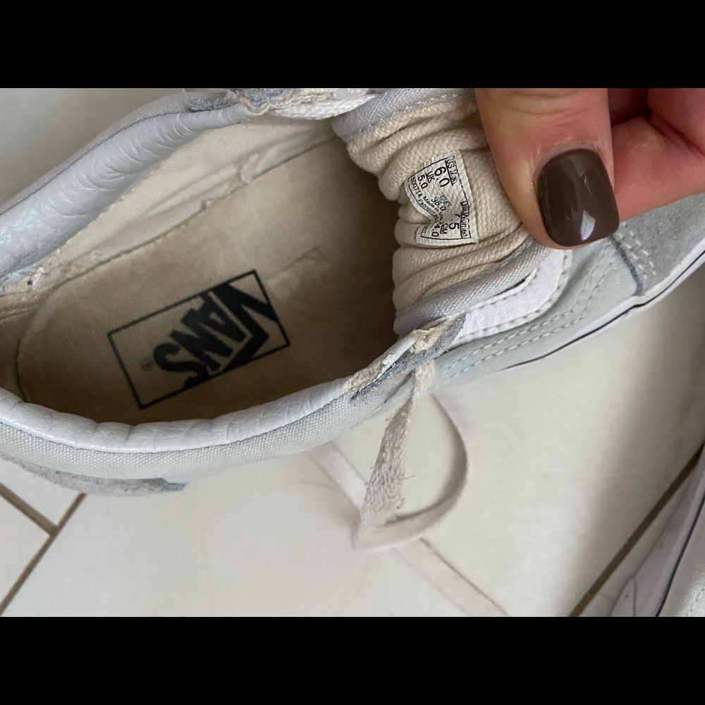 Vans - Picture 4 of 5